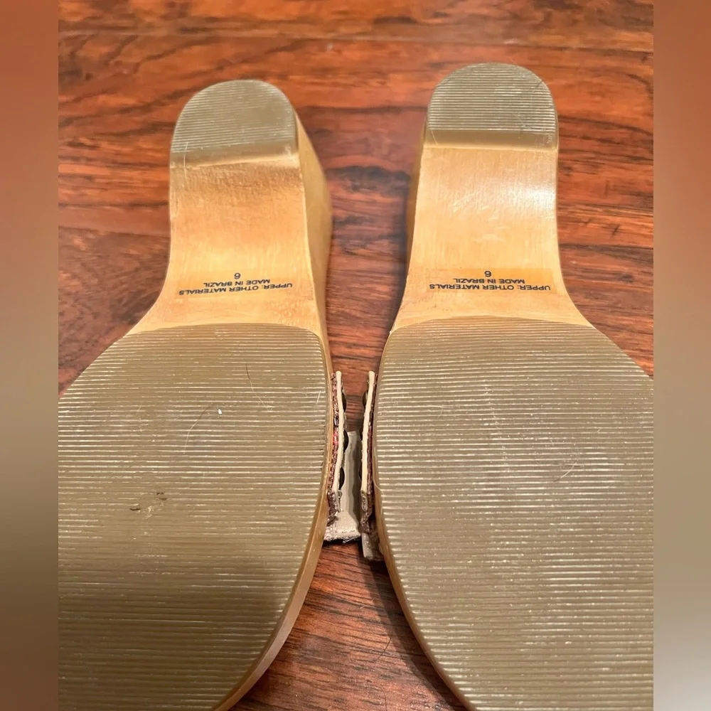Old Navy wedge sandals, size 6